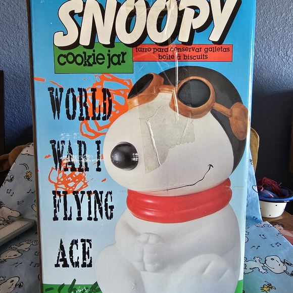 Snoopy "World War I Flying Ace" cookie jar. - Picture 7 of 8